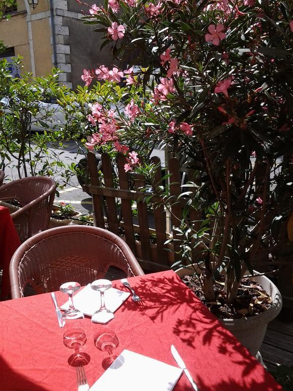 Hotel Restaurant Henri IV Eauze Exterior foto